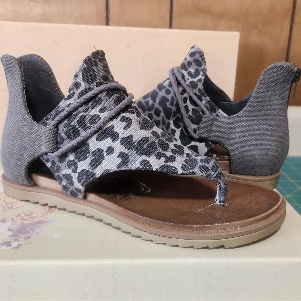 Very G Leopard Print SANDAL 7.5